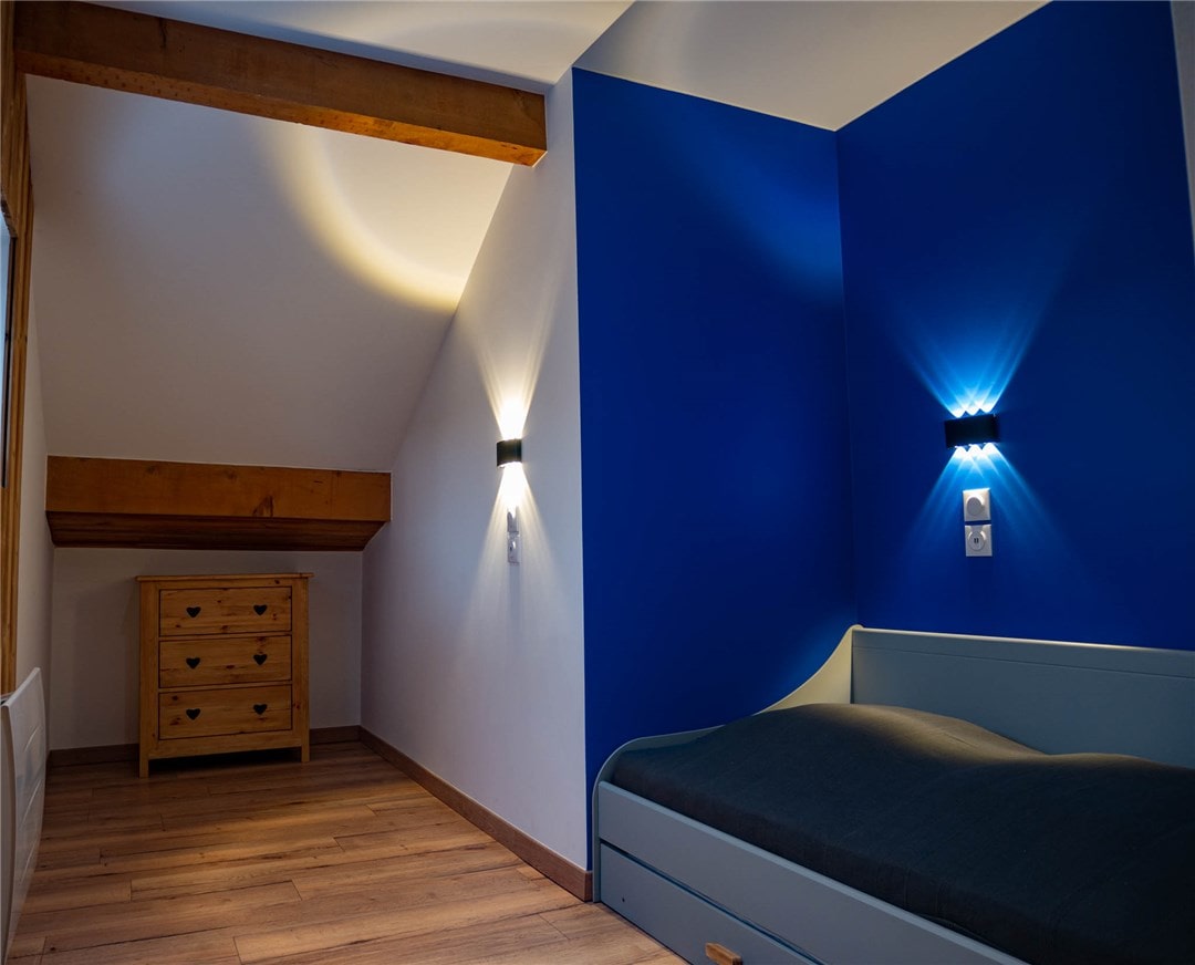 Image chambre bleue rénovée General Services Renovation Pays de Gex