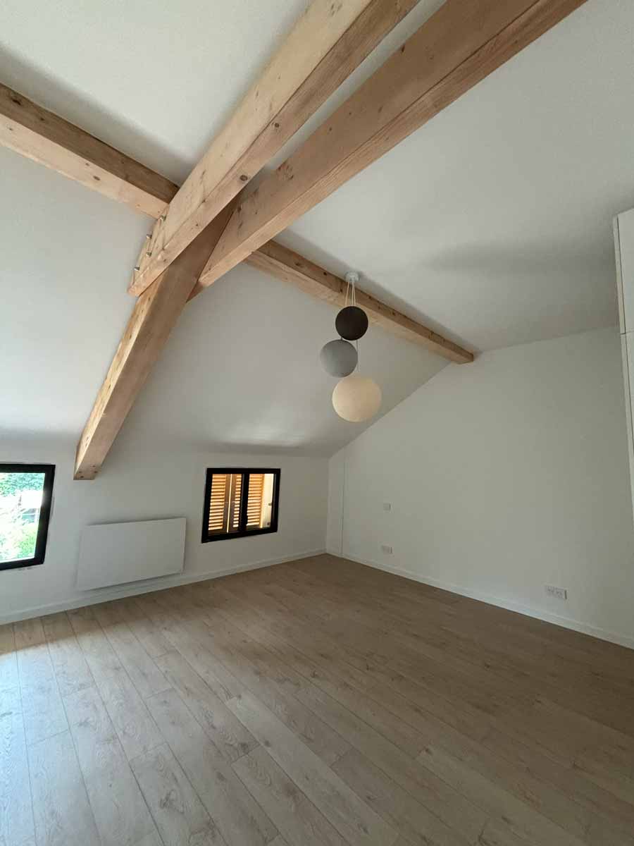 G6 Image escalier en bois General Services Renovation Pays de Gex